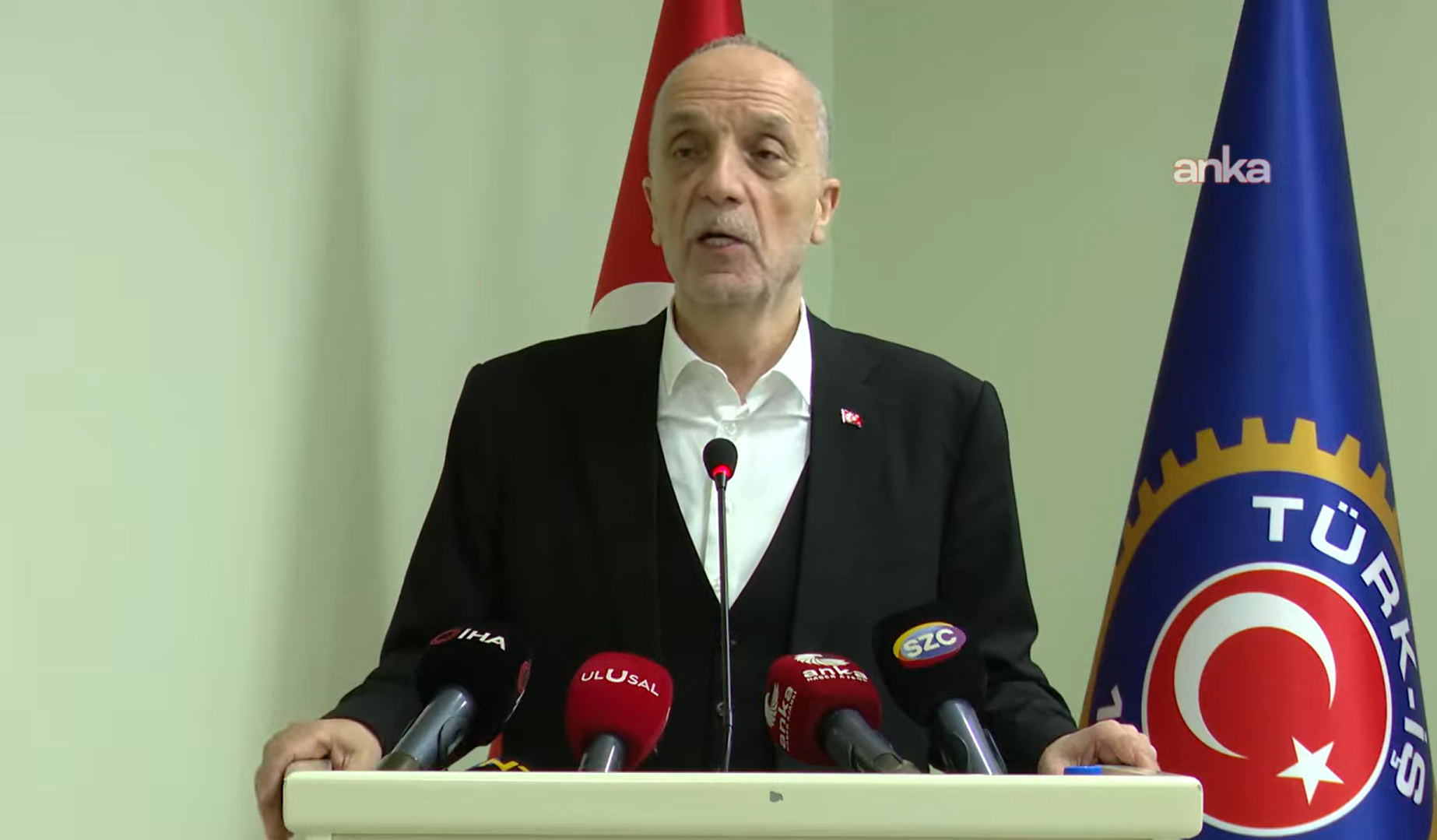 T&Uuml;RK-İŞ GENEL BAŞKANI ERG&Uuml;N ATALAY ASGARİ &Uuml;CRET TESPİT KOMİSYONU &Ouml;NCESİ A&Ccedil;IKLAMALARDA BULUNDU