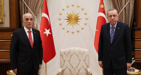 TÜRK-İŞ Genel Başkanı Ergün Atalay, Cumhurbaşkanı Recep Tayyip Erdoğan'a Çalışma Hayatının Sorunları ile İlgili Rapor Sundu  