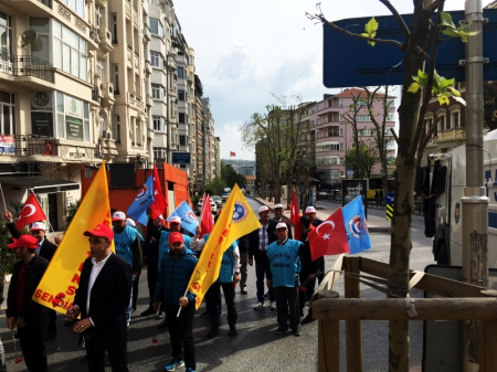 - 1 MAYIS 2017- TAKSİM ANITINA ÇELENK KOYMA 