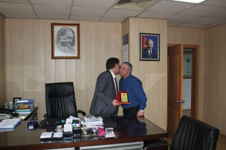 29.03.2018 - EMEKLİ OLAN TEMSİLCİYE PLAKET